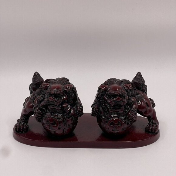 Beautiful Vintage Chinese Shisa Dogs Foo Dogs Resin Cinnabar Decor Paperweight - Picture 3 of 9